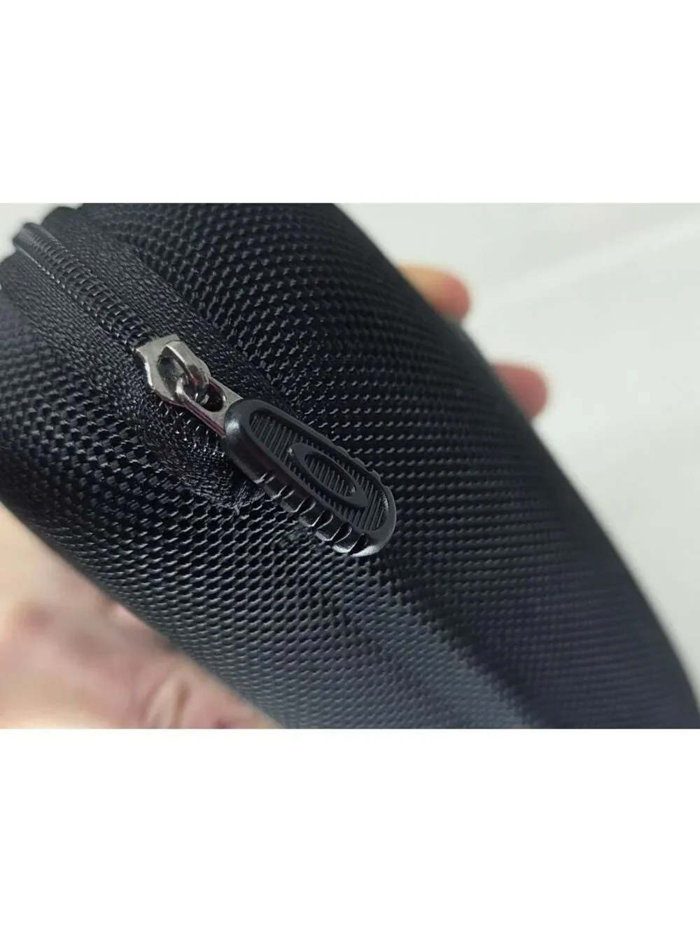 Oakley Sport Soft Vault Sunglasses Case Black Hard Clamshell Zip Closure